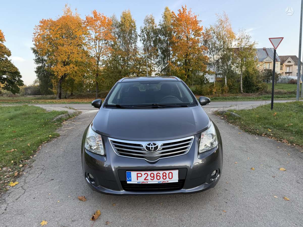 Toyota Avensis 2010 — photo 7