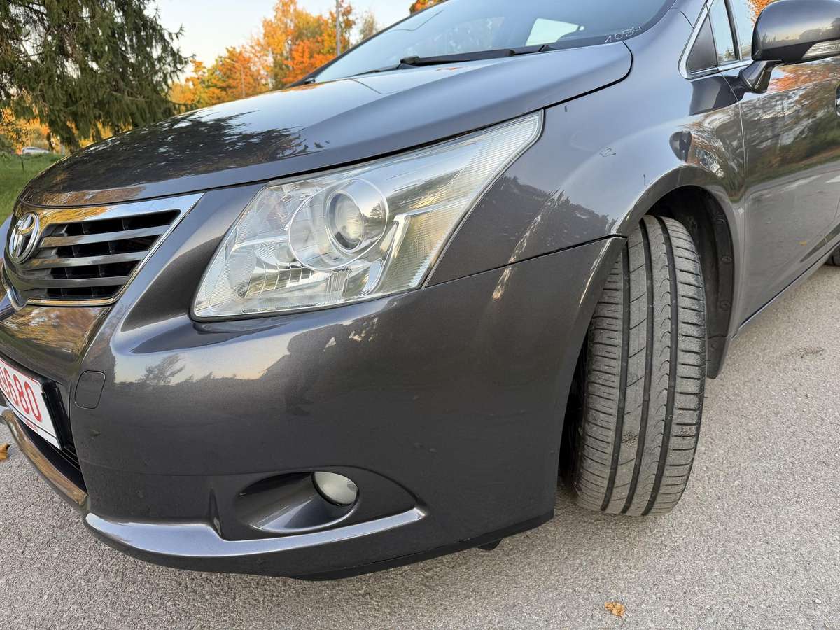 Toyota Avensis 2010 — photo 9