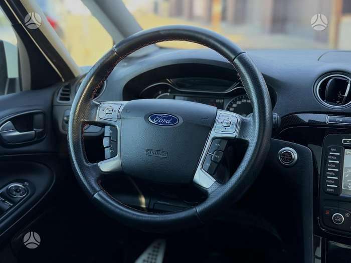 Ford S-MAX 2014 — photo 20