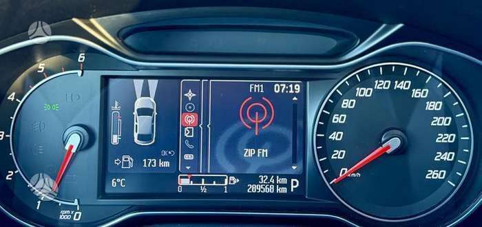 Ford S-MAX 2014 — photo 35