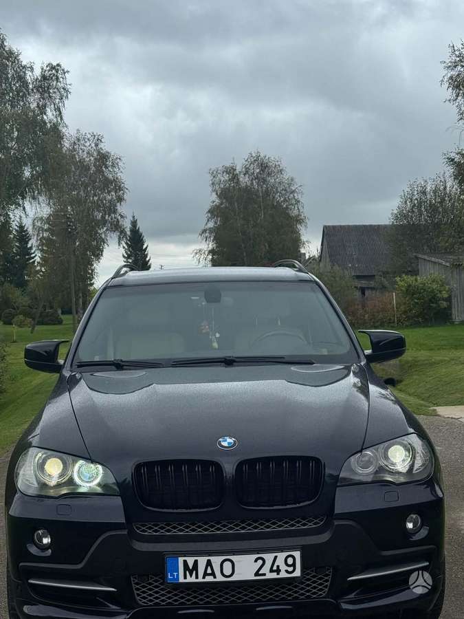 BMW X5 2008 — rear view