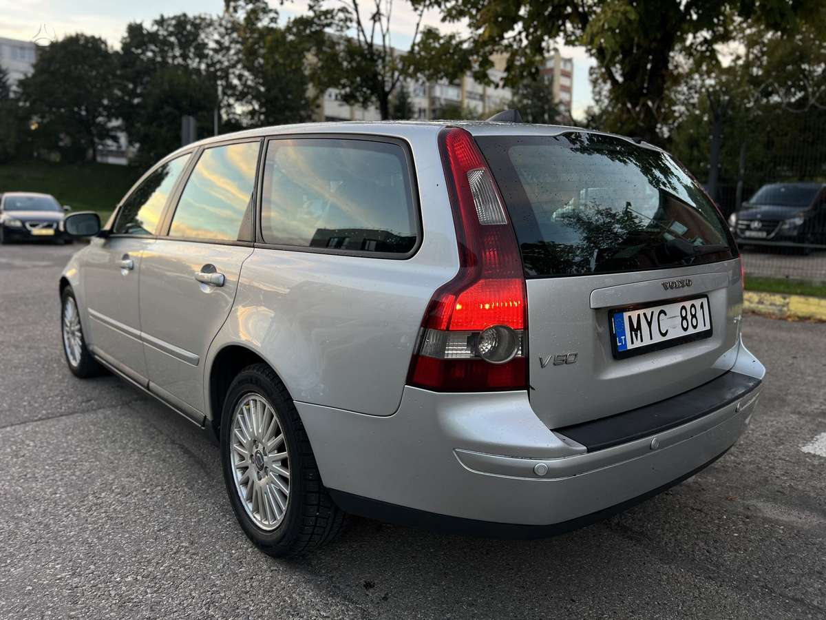 Volvo V50 2007 — engine 1997 cm³, 136 HP (100kW)