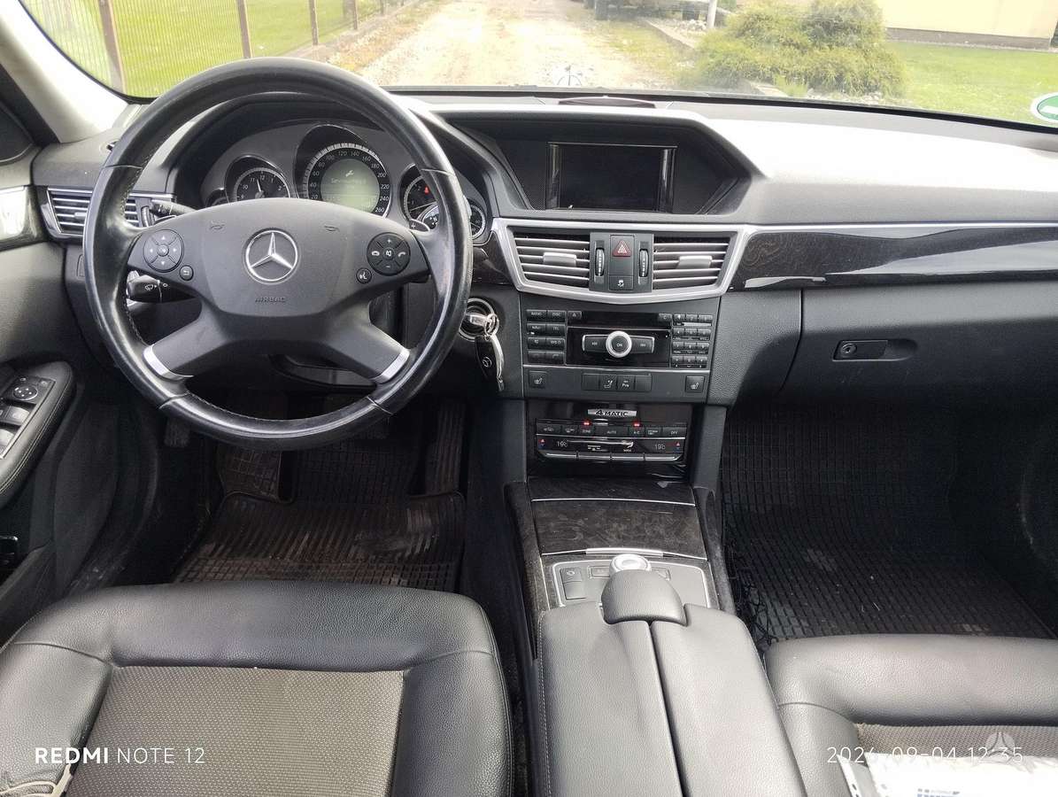 Mercedes-Benz E350 2010 — photo 8