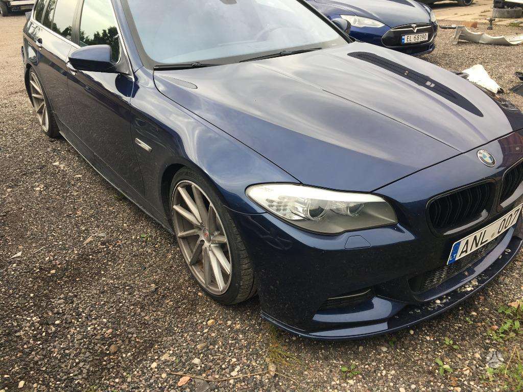 BMW 530 2013 — салон