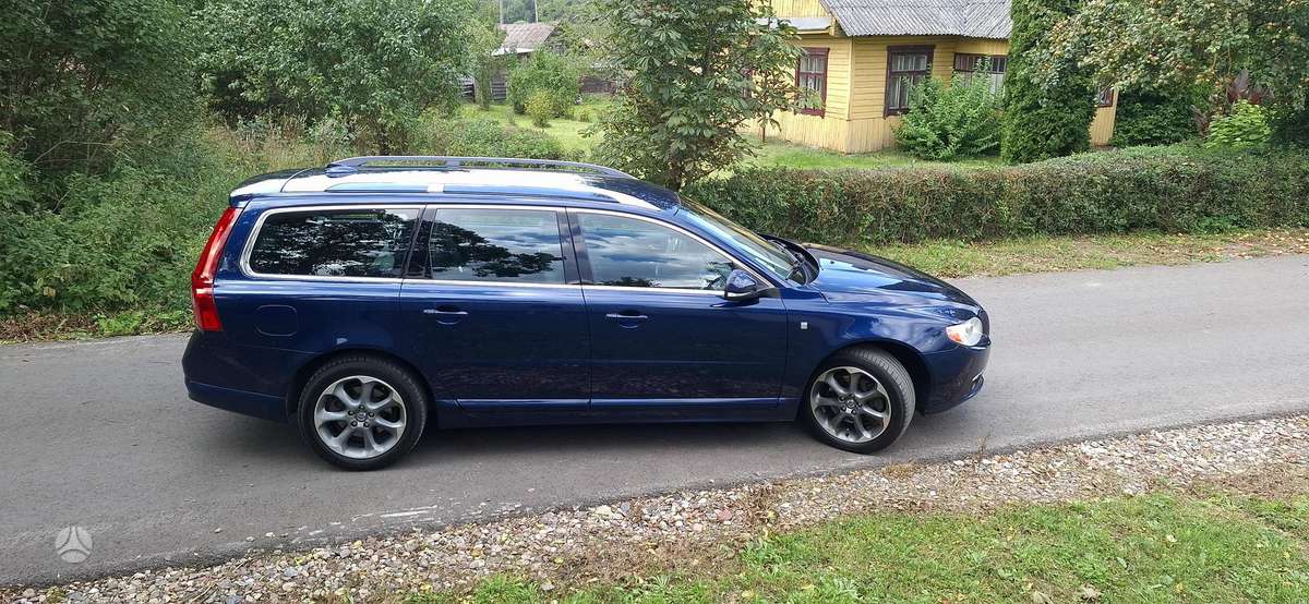 Volvo V70 2012 — photo 12