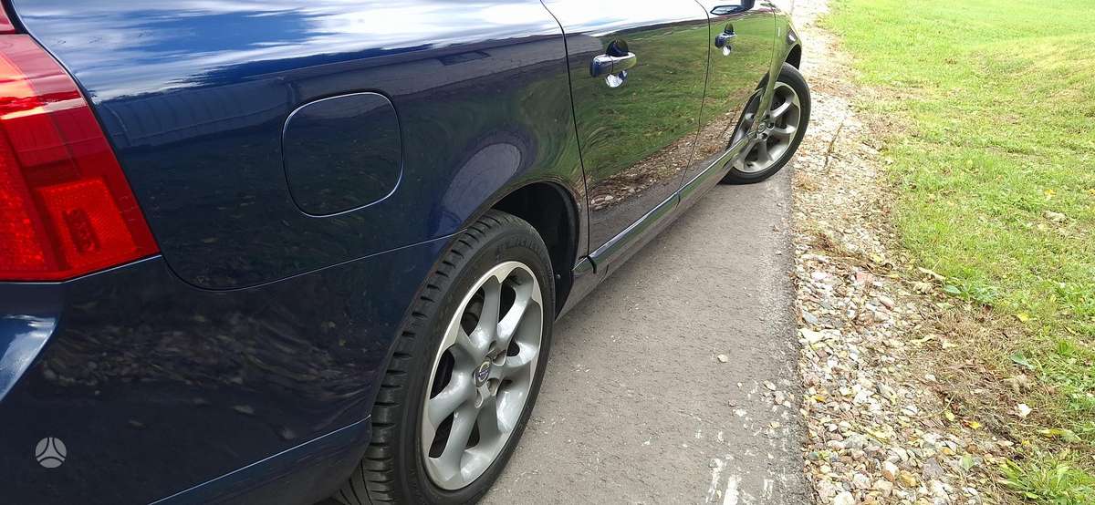 Volvo V70 2012 — photo 13