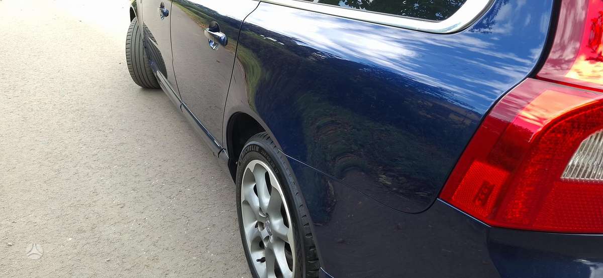 Volvo V70 2012 — photo 14