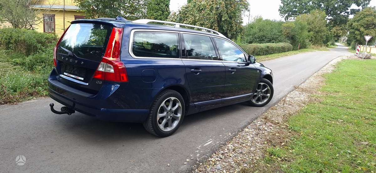 Volvo V70 2012 — photo 16