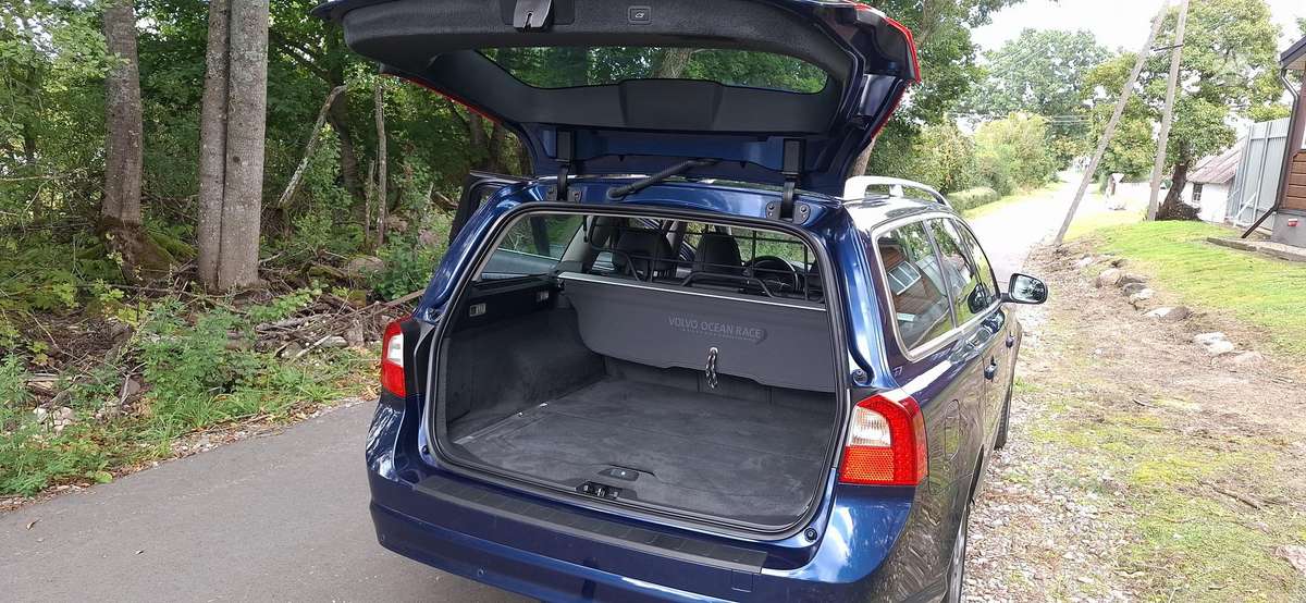 Volvo V70 2012 — photo 21