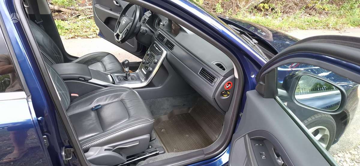 Volvo V70 2012 — photo 26