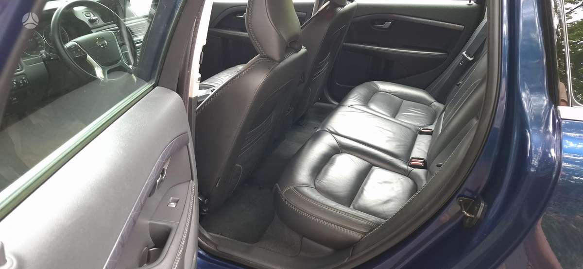 Volvo V70 2012 — photo 27
