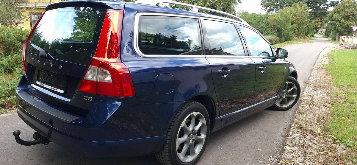 Volvo V70 2012 — photo 7