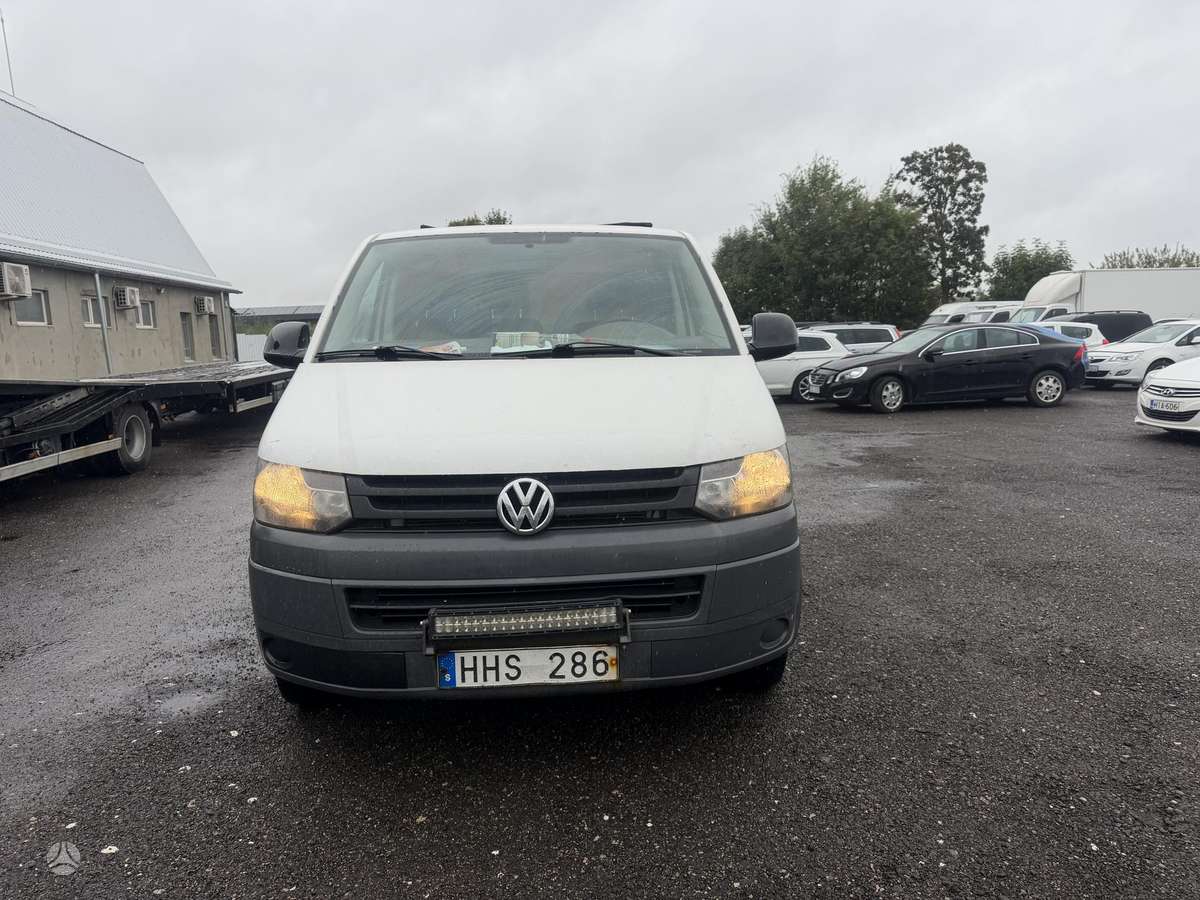 Volkswagen Transporter 2011 — вигляд ззаду