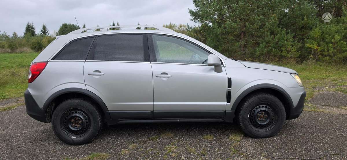 Opel Antara 2009 — rear view
