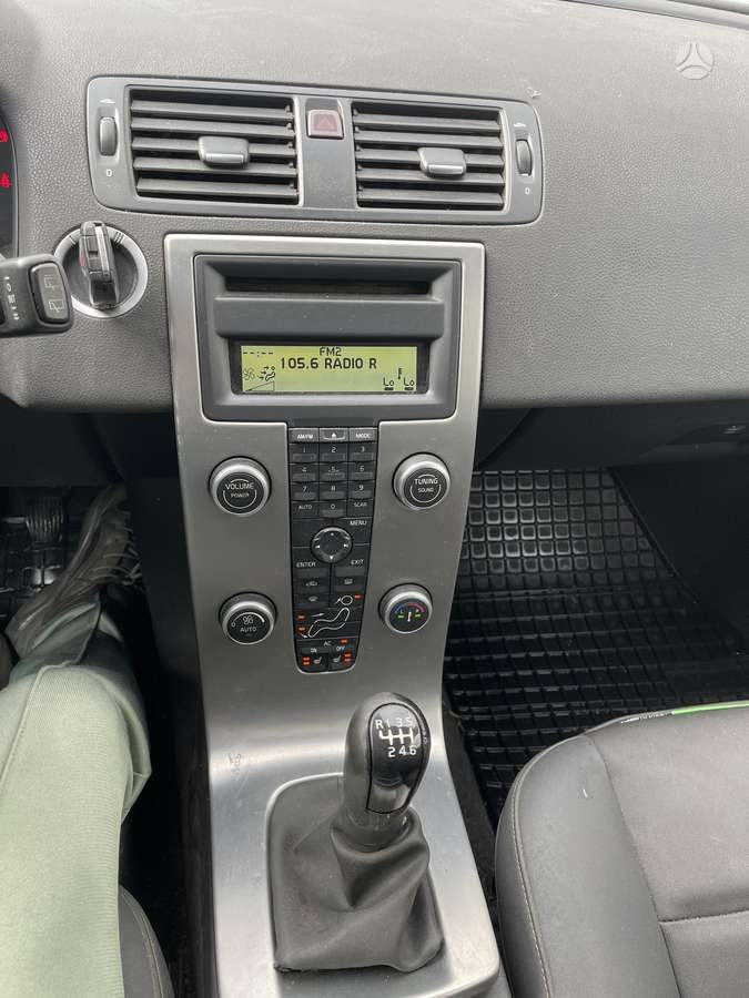 Volvo V50 2008 — photo 30