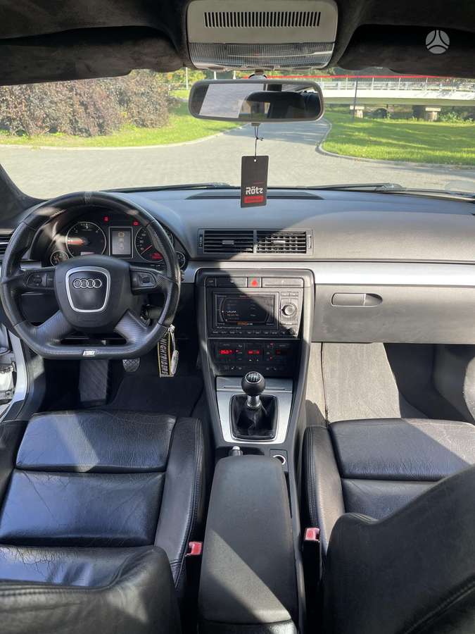 Audi A4 2005 — photo 12