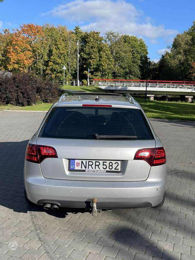 Audi A4 2005 — rear view