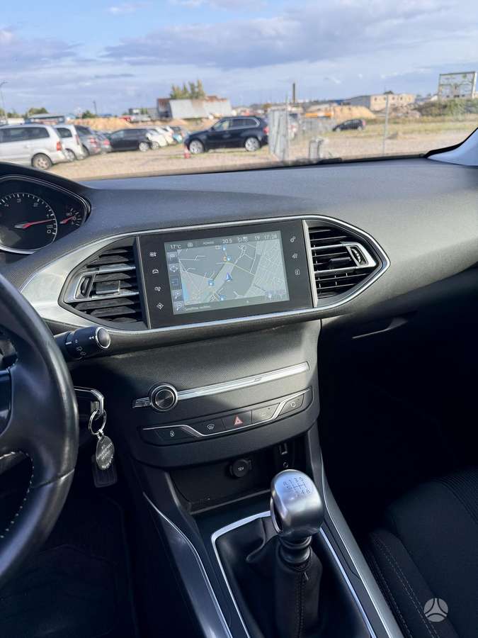 Peugeot 308 2015 — photo 10
