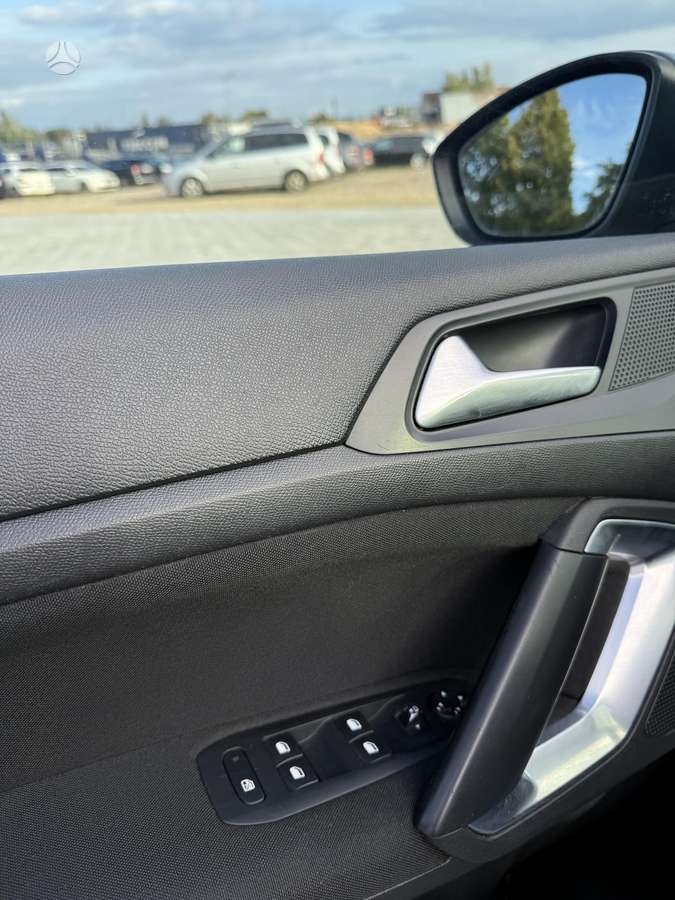 Peugeot 308 2015 — photo 13