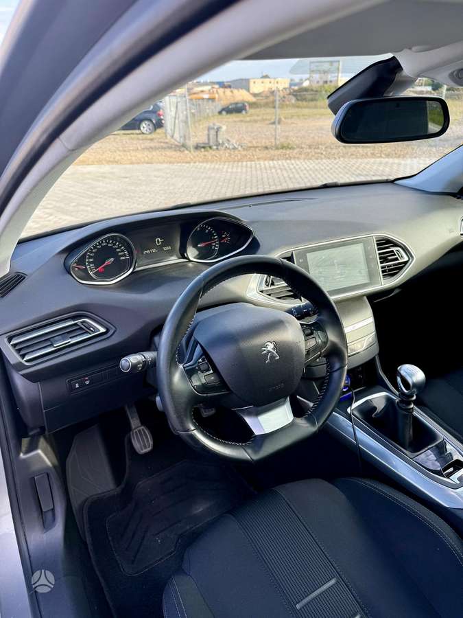 Peugeot 308 2015 — photo 14