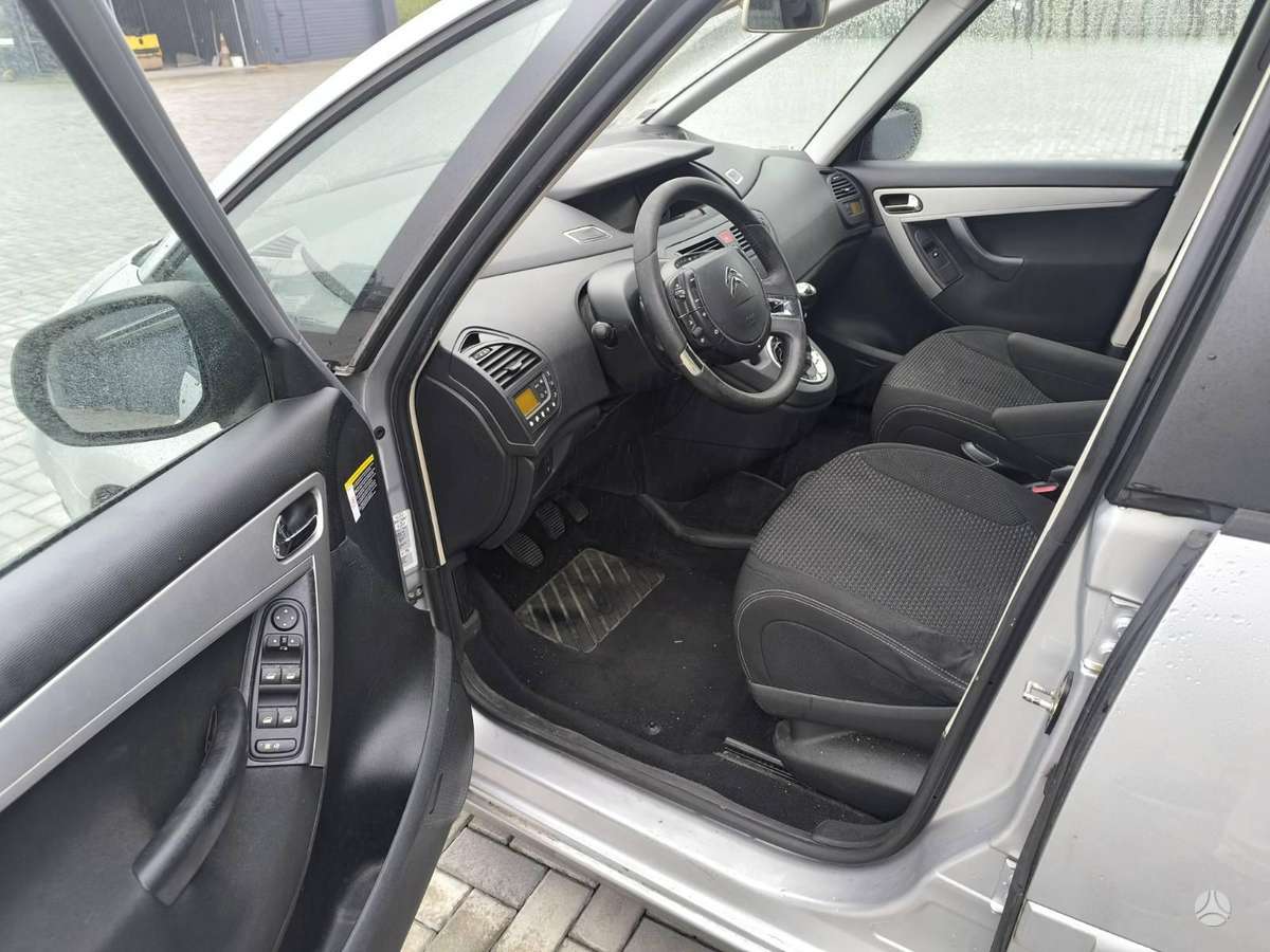 Citroen C4 2011 — photo 7