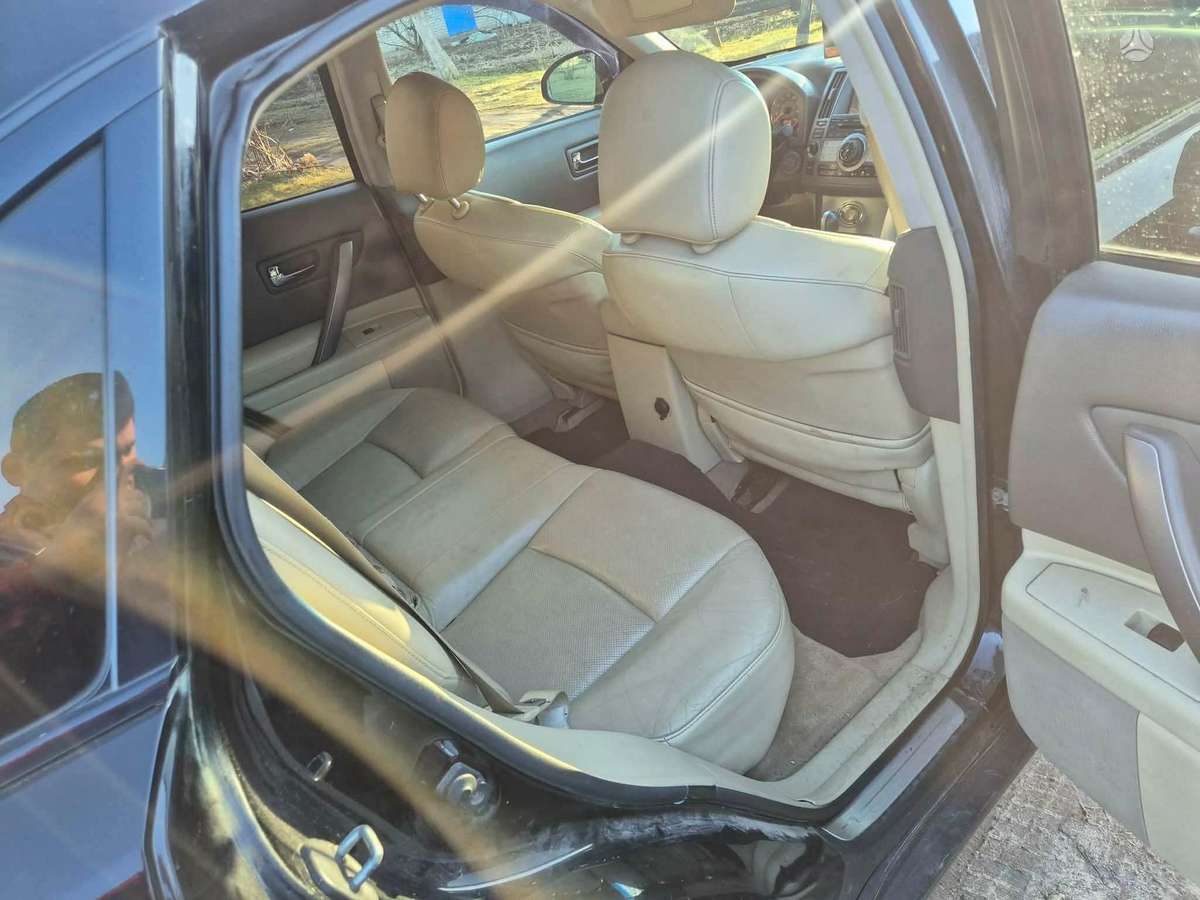 Infiniti FX35 2006 — photo 9