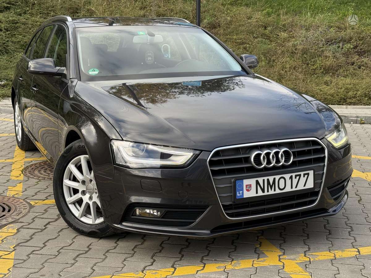 Audi A4 2012 — rear view