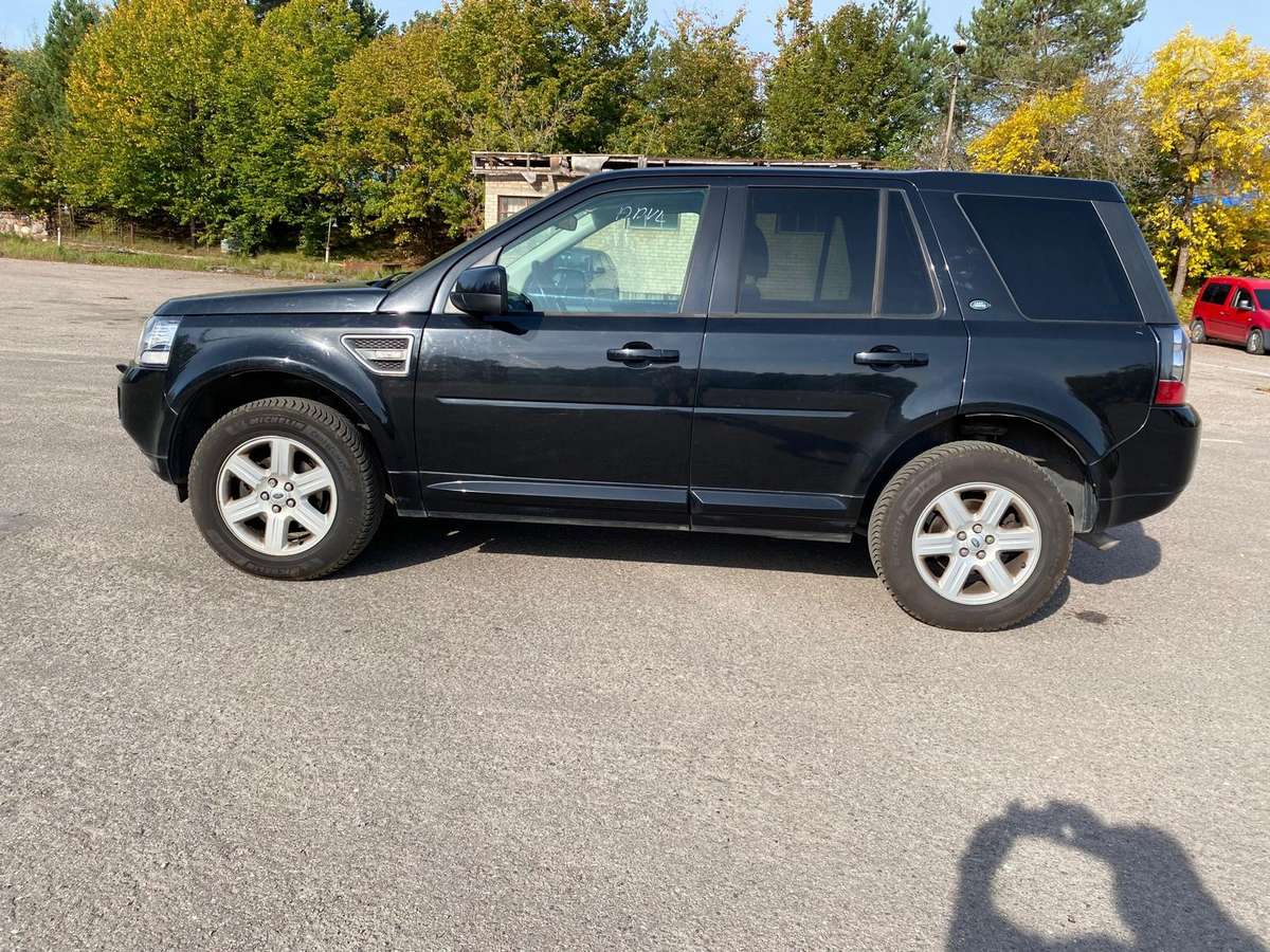 Land Rover 2014 — rear view