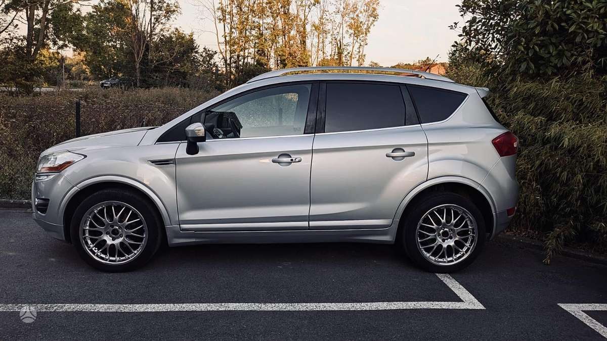 Ford Kuga 2010 — photo 17
