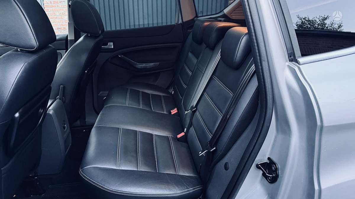 Ford Kuga 2010 — photo 18