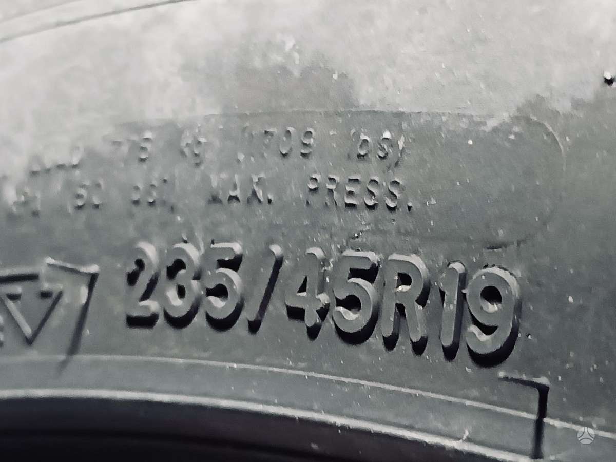 Ford Kuga 2010 — photo 28
