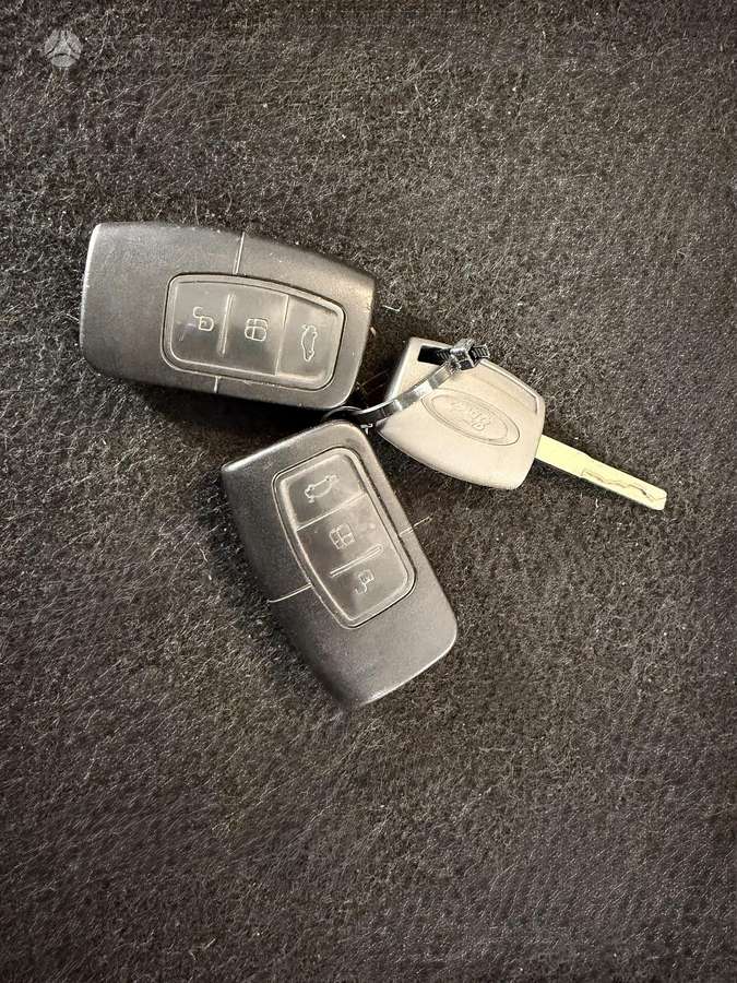 Ford Kuga 2010 — photo 30