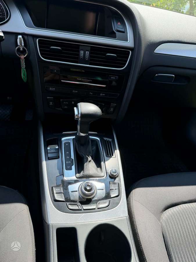 Audi A4 2013 — photo 16