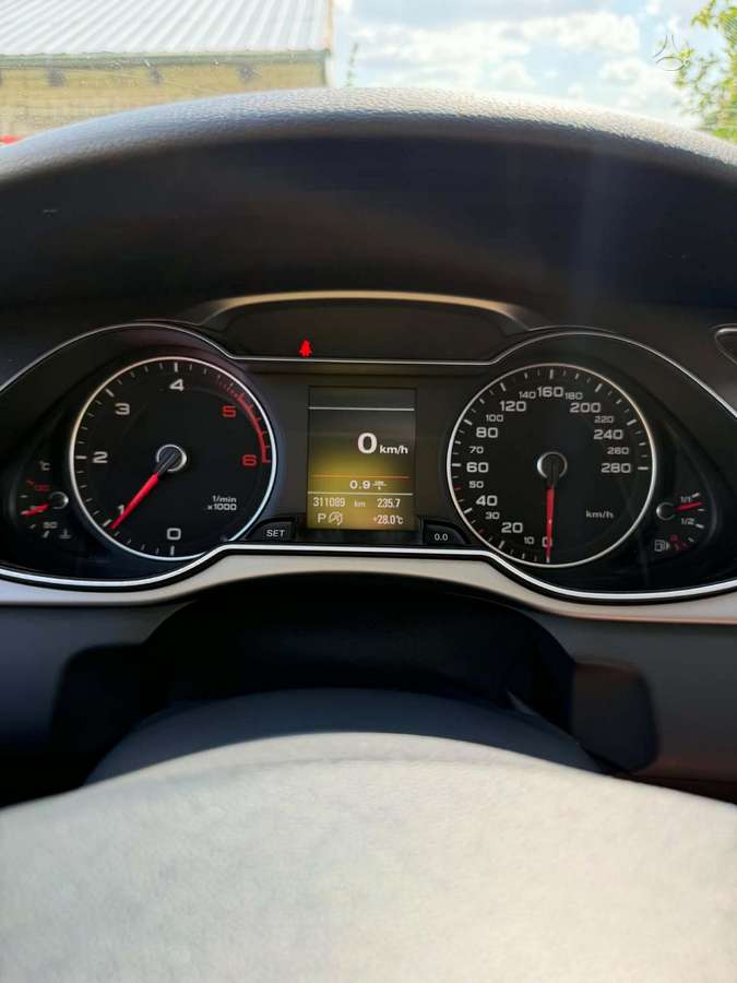 Audi A4 2013 — photo 19