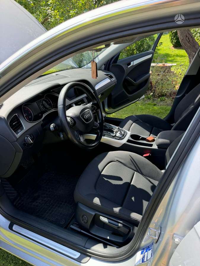 Audi A4 2013 — photo 21