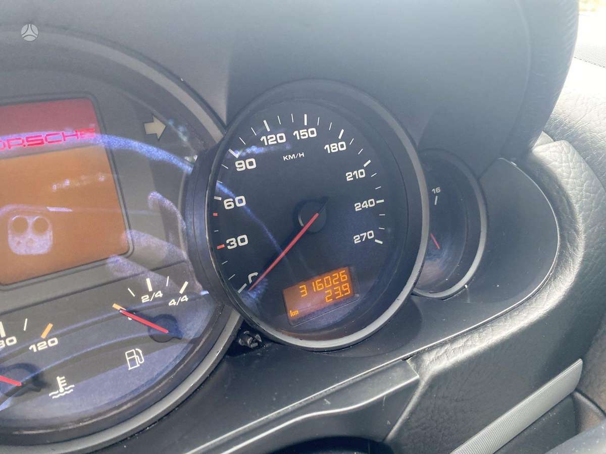 Porsche Cayenne 2004 — photo 17