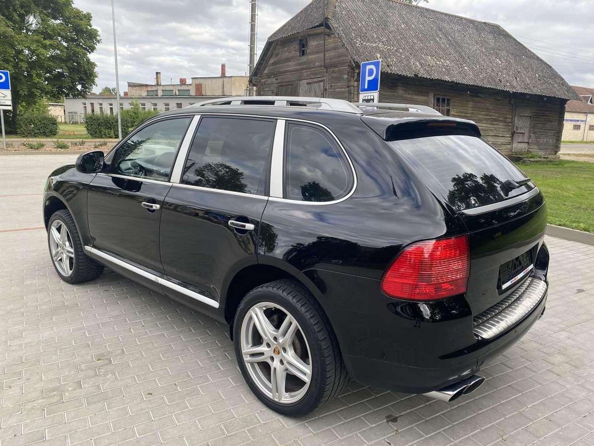 Porsche Cayenne 2004 — photo 9