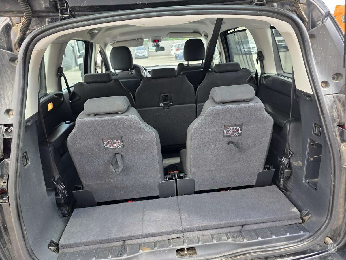 Peugeot 5008 2014 — photo 11
