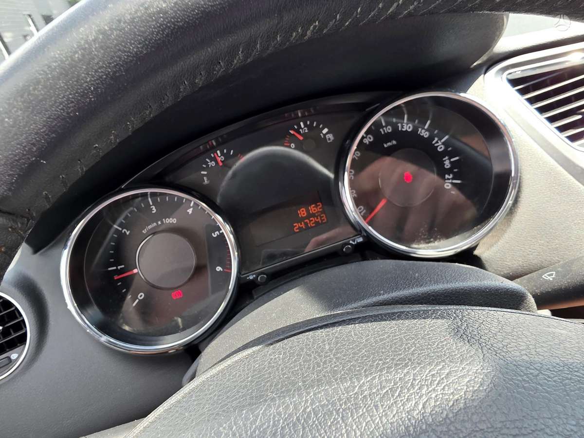 Peugeot 5008 2014 — photo 14