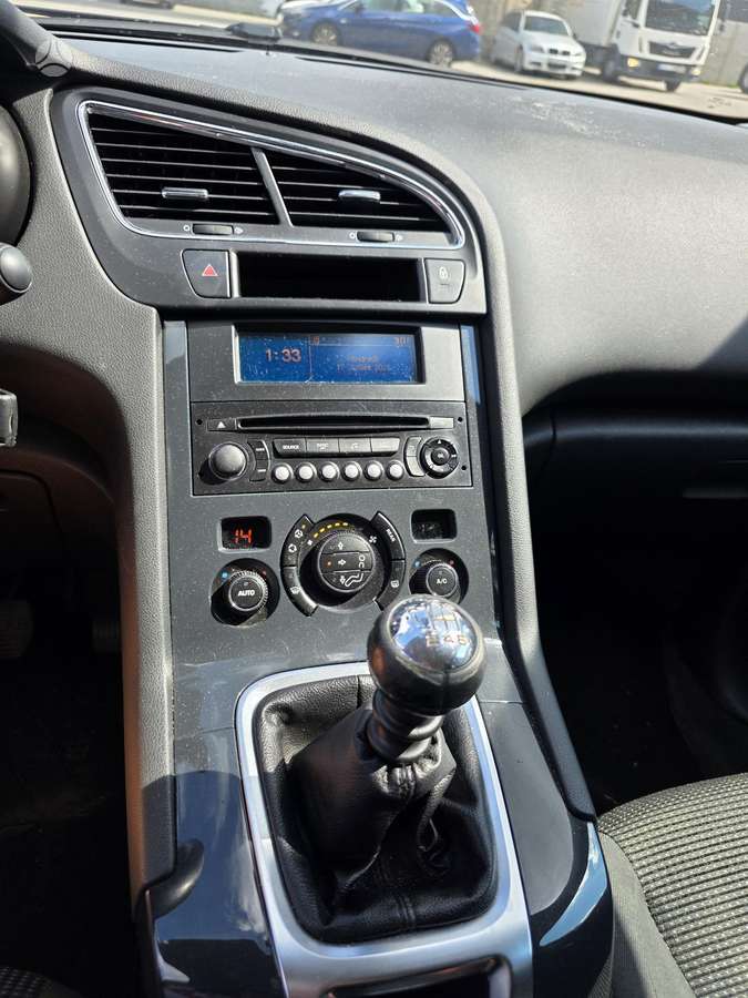 Peugeot 5008 2014 — photo 15