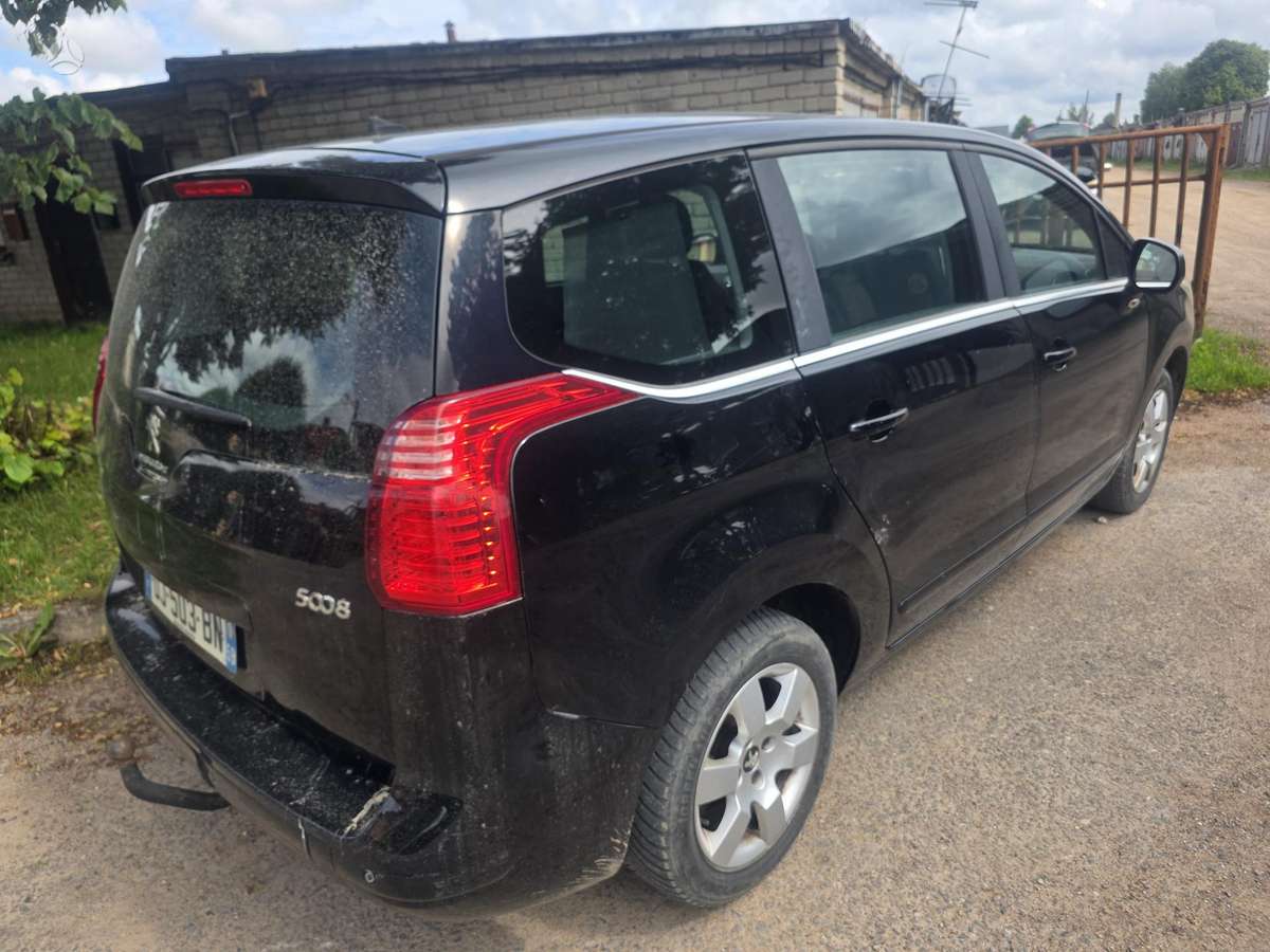 Peugeot 5008 2014 — photo 17