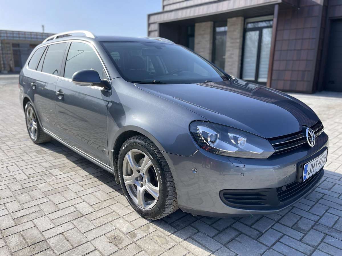 Volkswagen Golf 2011 — вигляд ззаду