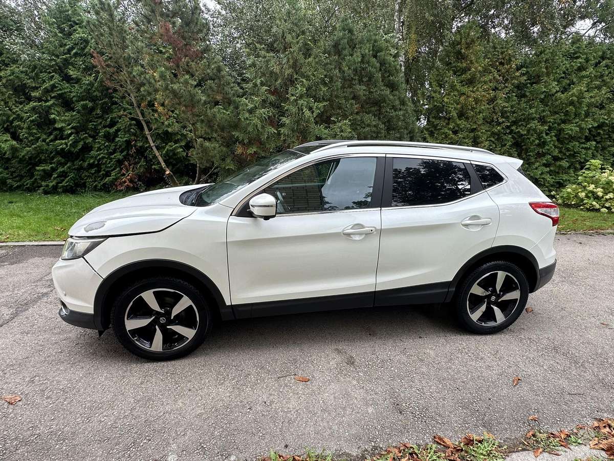 Nissan Qashqai 2015 — engine 1618 cm³, 163 HP (120kW)
