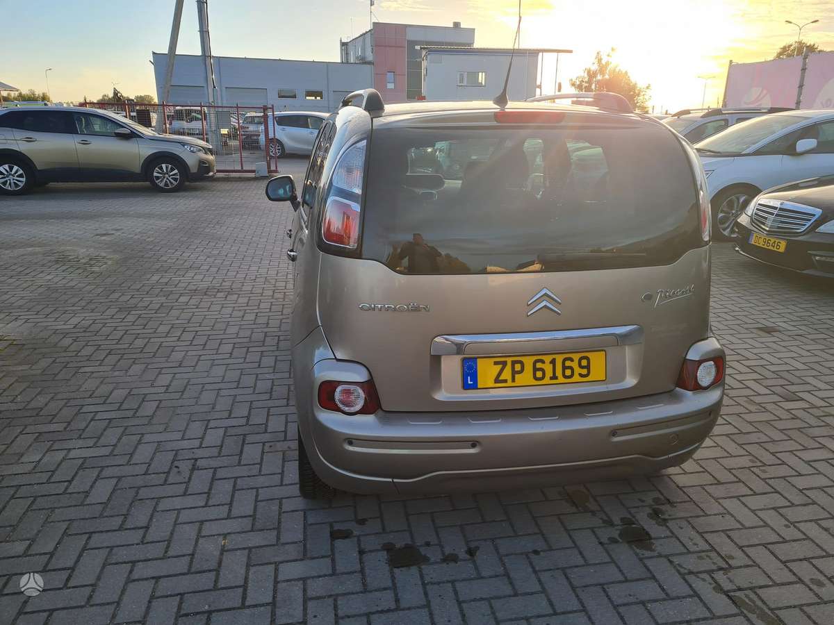 Citroen C3 2010 — interior