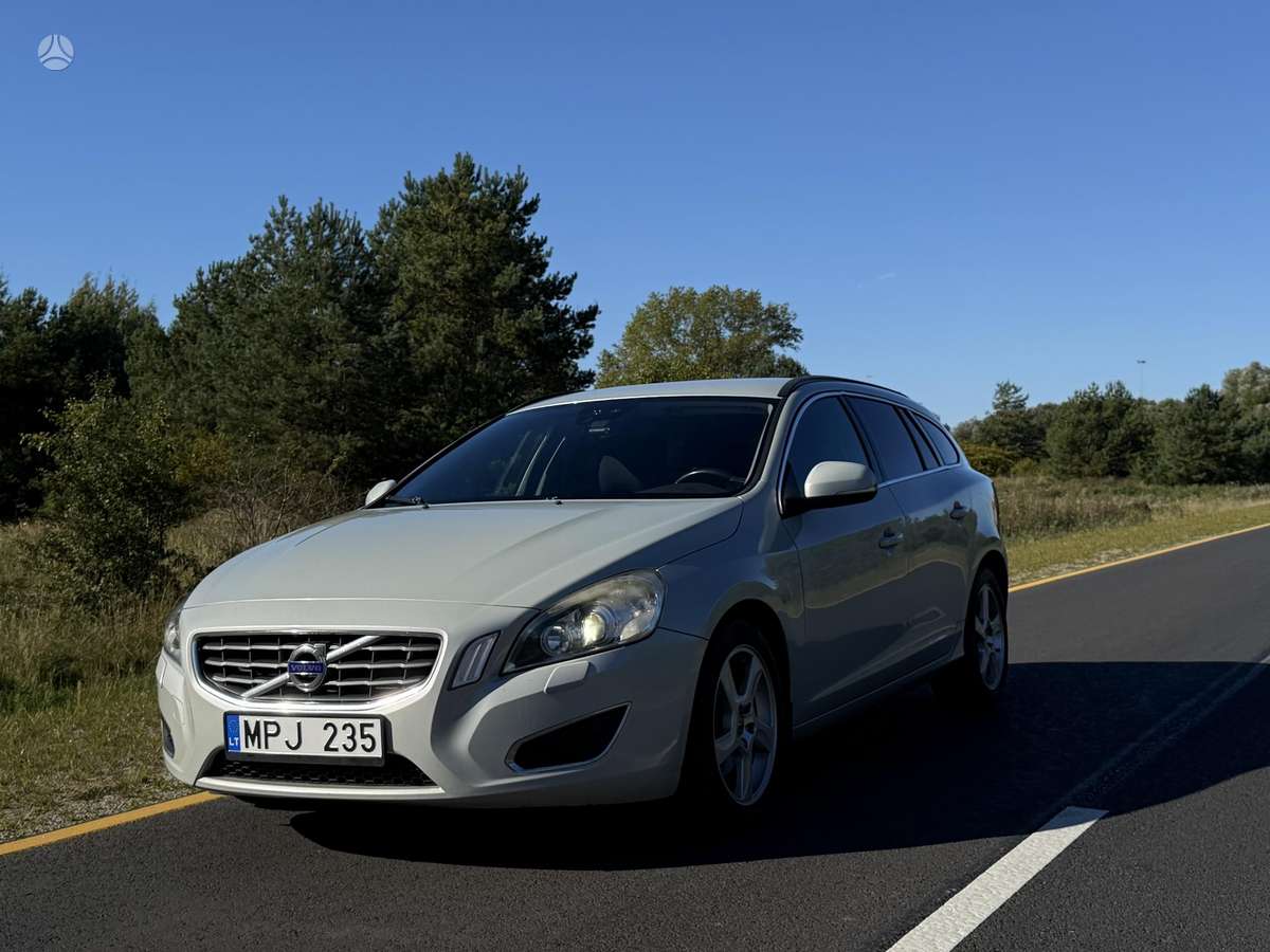 Volvo V60 2012 — вигляд ззаду