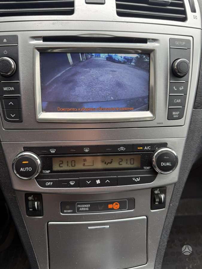 Toyota Avensis 2013 — photo 7
