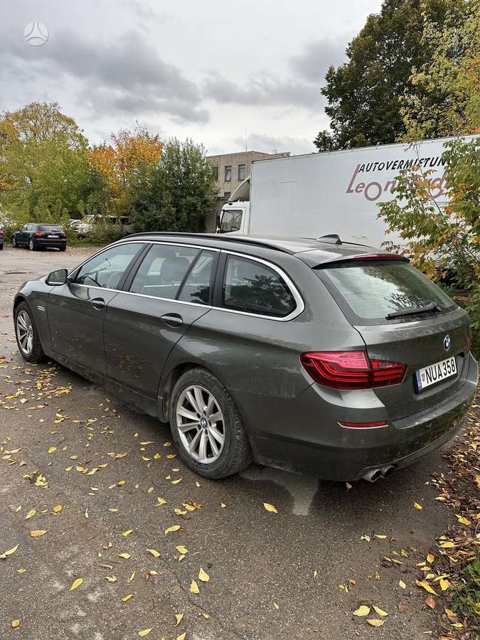BMW 530 2015 — двигун 2993 cm³, 258 HP (190kW)