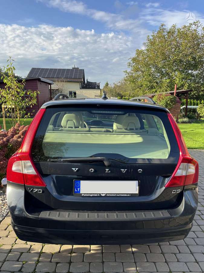 Volvo V70 2012 — вигляд ззаду