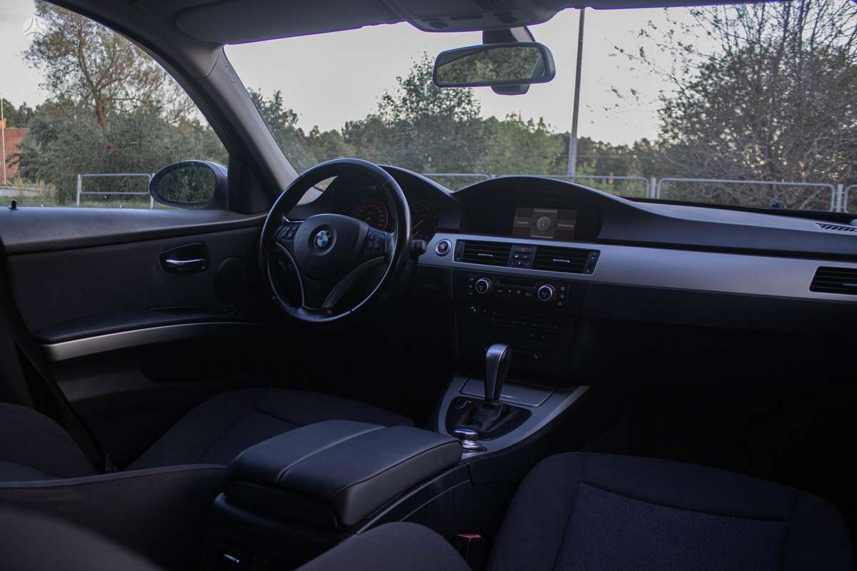 BMW 320 2008 — photo 9