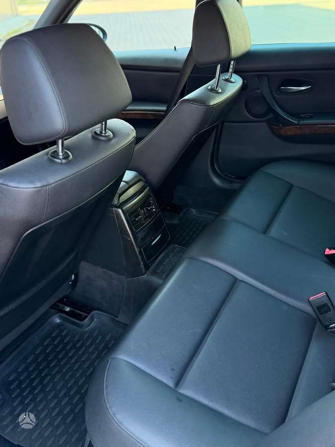 BMW 320 2006 — photo 16